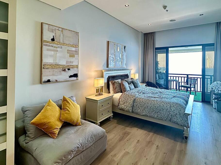 Palm Apt. With Burj Al Arab View *